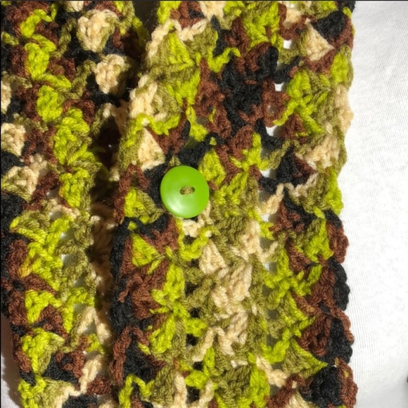 Neck warmer scarf hand crochet fasten with button - Picture 5 of 6
